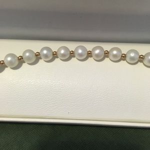 Pearl bracelet - new in box